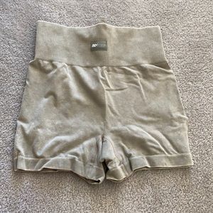 Bo and Tee Seamless Shorts Sage Green